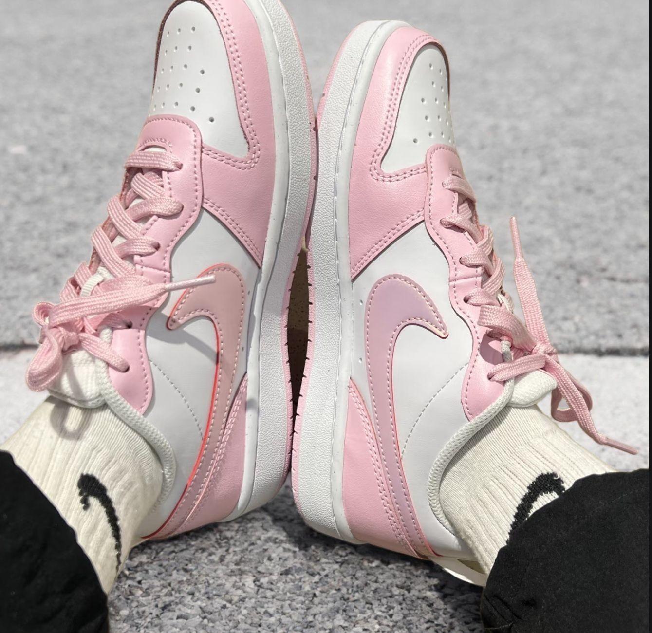 甜妹校园党狂喜!Nike粉白跑鞋日常穿搭甜度超标💖